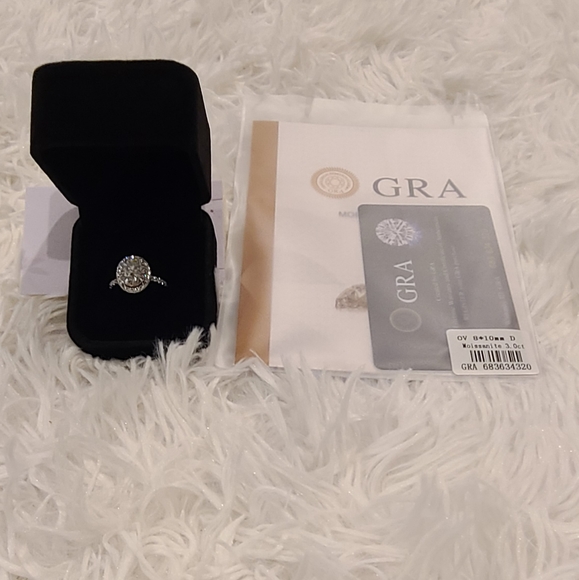 Moissanite 3 Carat Oval cut Ring - Picture 16 of 17